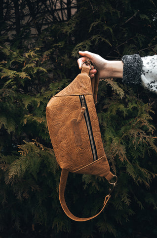 Traveler's Leather Bag - Embossed